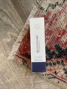 •| Rejuvenique Hair Oil
